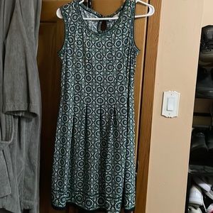 Max Studio size L Dress